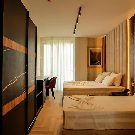 Rozafa Blu 4*
