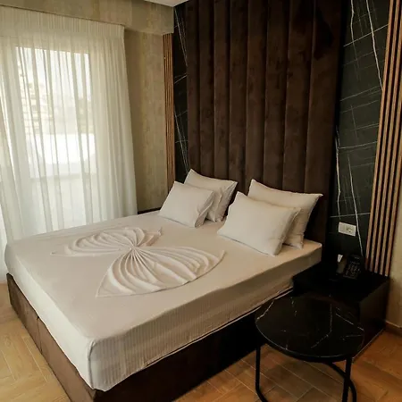 Rozafa Blu 호텔 4*