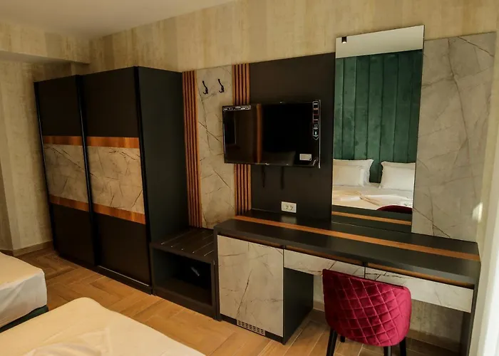 Rozafa Blu 4*